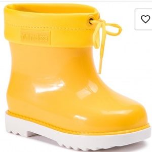 - NWOB MINI MELISSA YELLOW Rain ☔️ boots